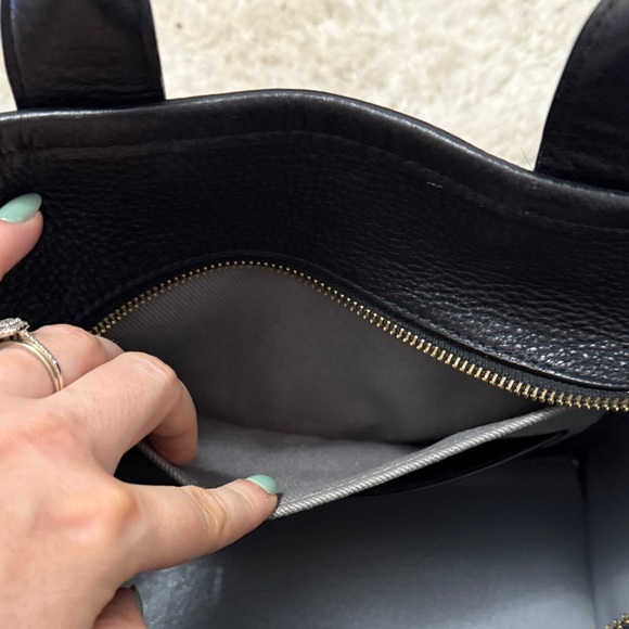 NWOT Marc Jacobs Small Black Leather Tote - Picture 8 of 10